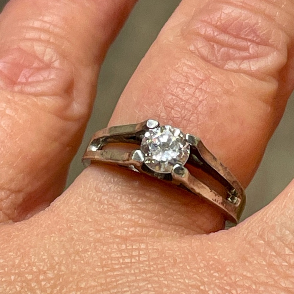 Elegant Avon Silver Women's Ring